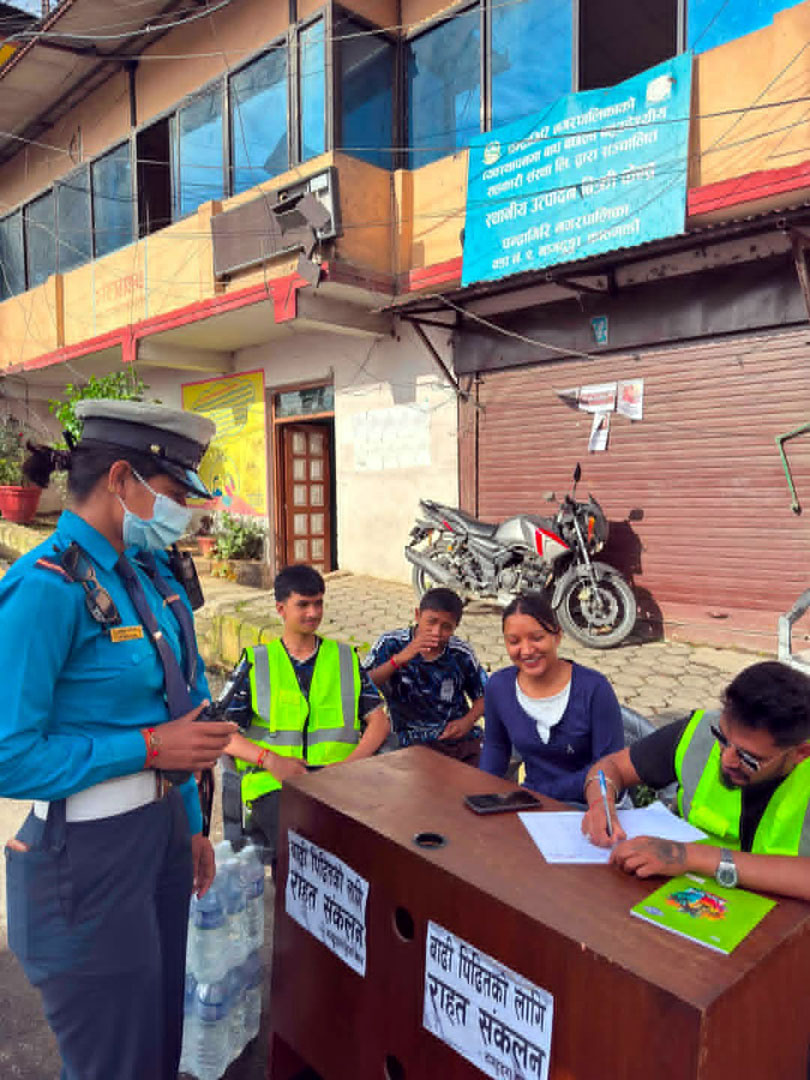 बाढीपीडितका लागि चन्द्रागिरिको नागढुंगामा राहत सामग्री संकलन