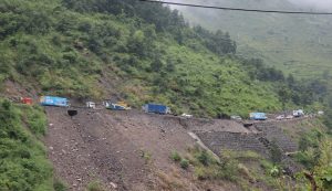 कोरला नाका जोड्ने सडकमा बढ्यो सवारी चाप
