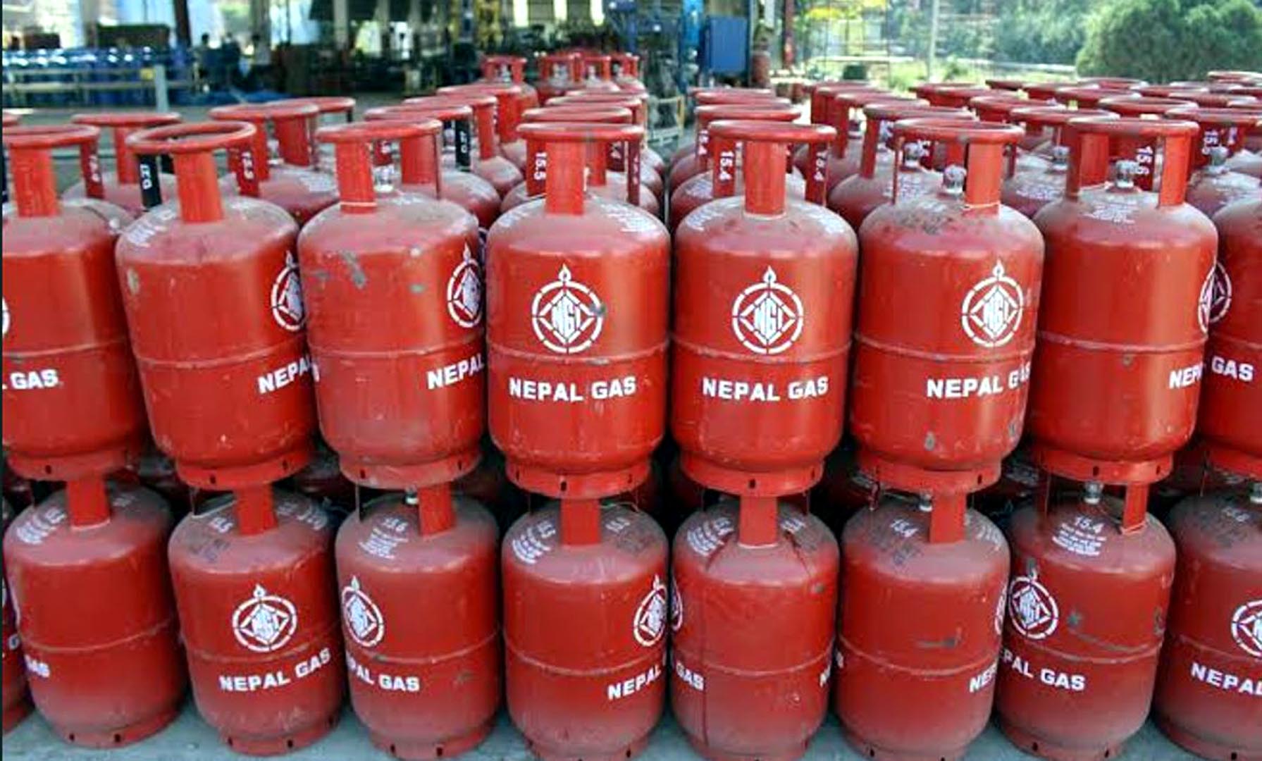 तीन दिनमा ८७ हजार ग्यास सिलिण्डर काठमाडौं भित्रियो