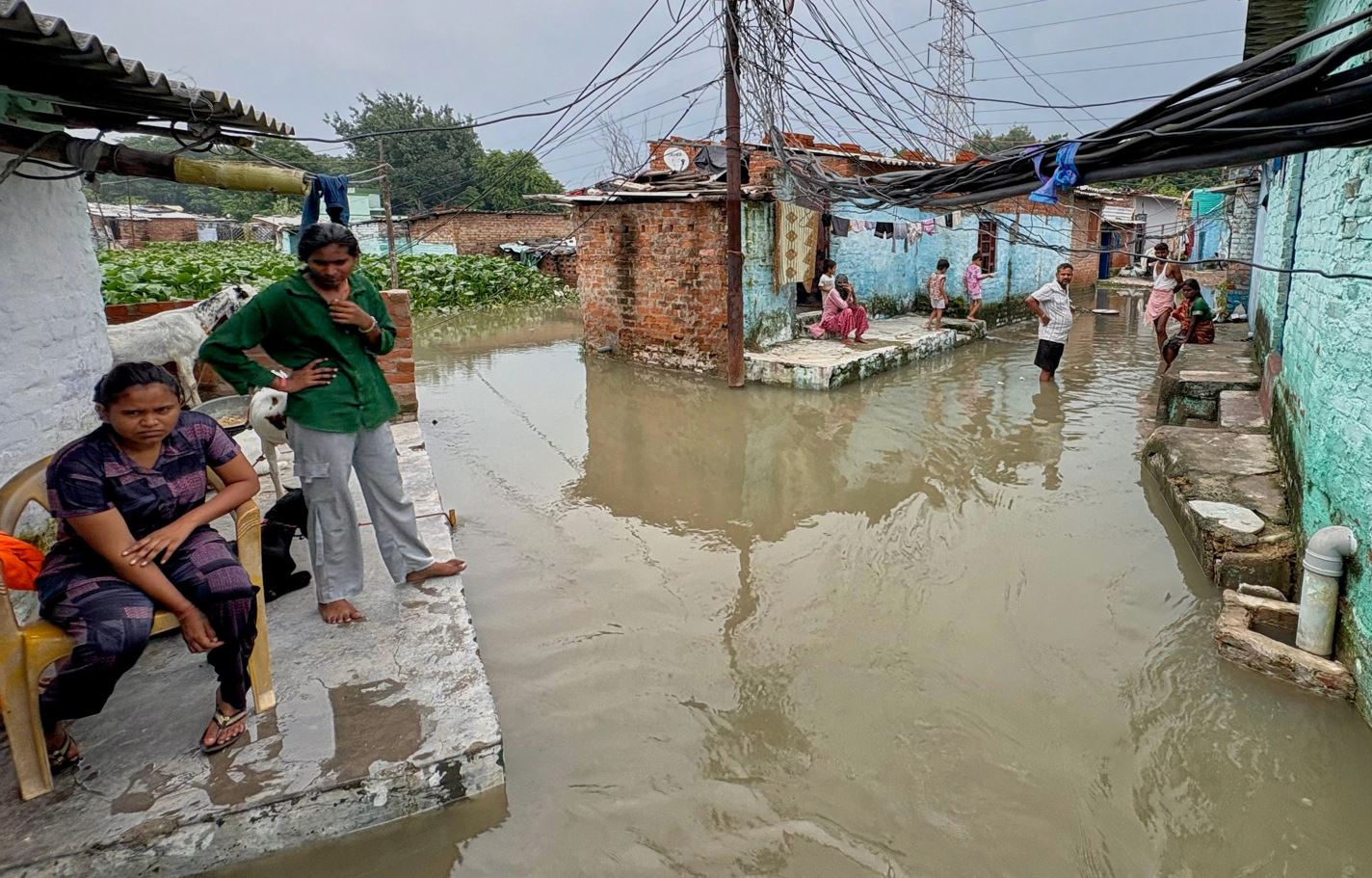 भारतमा बाढीपहिरोमा ६२ जनाको मृत्यु